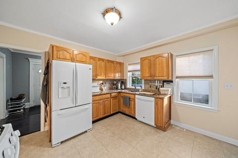 237 Pleasant St, Walpole, MA 02032 photo 11