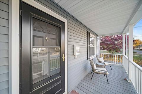 237 Pleasant St, Walpole, MA 02032 photo 4