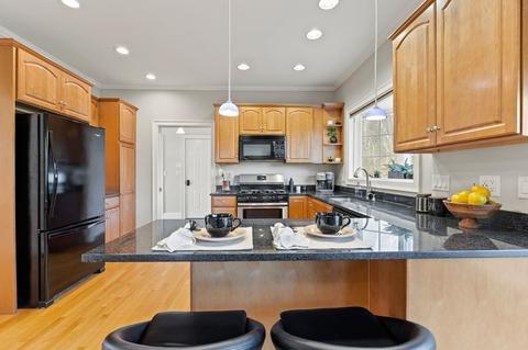 53 Pine St, Mansfield, MA 02048 photo 6