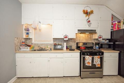 53 Almy St, Fall River, MA 02720 photo 4