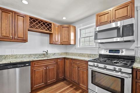 54 Thomas St, Dedham, MA 02026 photo 3