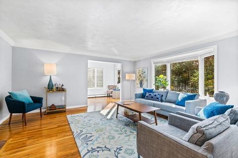 11 Pine Hill Dr, Walpole, MA 02081 photo 2