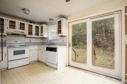 82 Deerfield Rd, Mashpee, MA 02649 photo 6