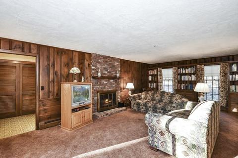 26 Forest Rd, Acton, MA 01720 photo 2
