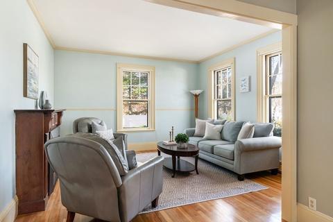14 Derby St, Hingham, MA 02043 photo 4