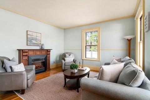 14 Derby St, Hingham, MA 02043 photo 5