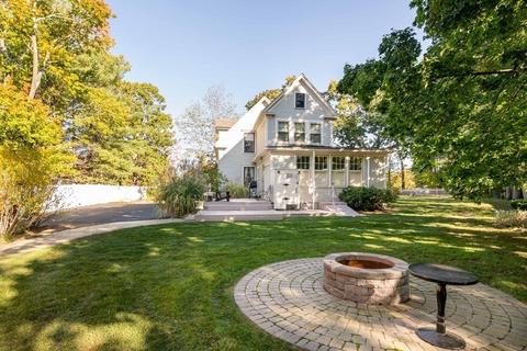 14 Derby St, Hingham, MA 02043 photo 2