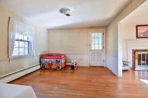 4 Robin Rd, Reading, MA 01867 photo 13