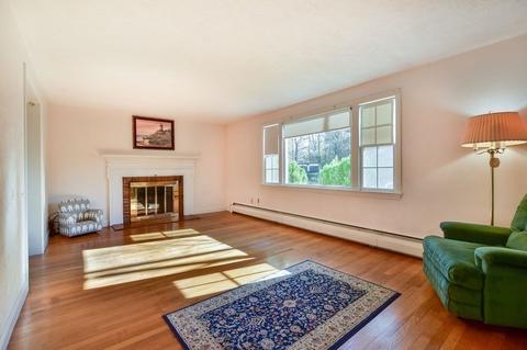 4 Robin Rd, Reading, MA 01867 photo 11