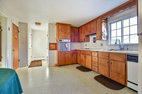 4 Robin Rd, Reading, MA 01867 photo 5