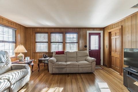 4 Morley St, Needham, MA 02492 photo 9