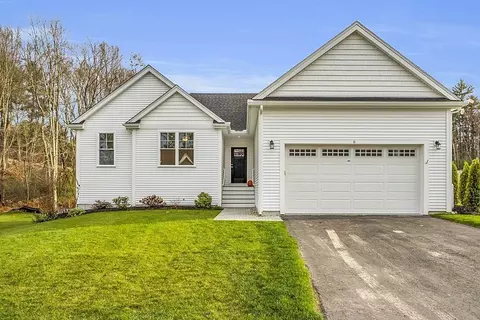 6 Shoemaker Ln #19, Upton, MA 01568