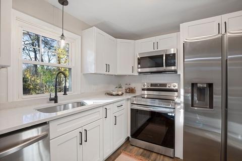 82 Timber Ln, Springfield, MA 01119 photo 1