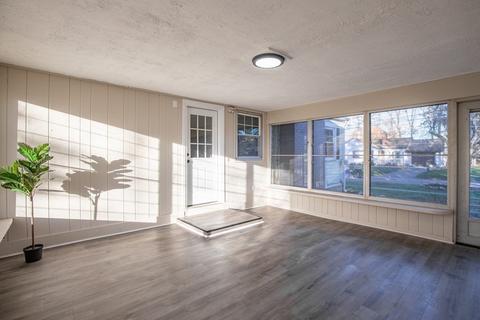82 Timber Ln, Springfield, MA 01119 photo 4
