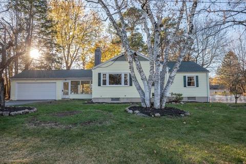82 Timber Ln, Springfield, MA 01119 photo 2