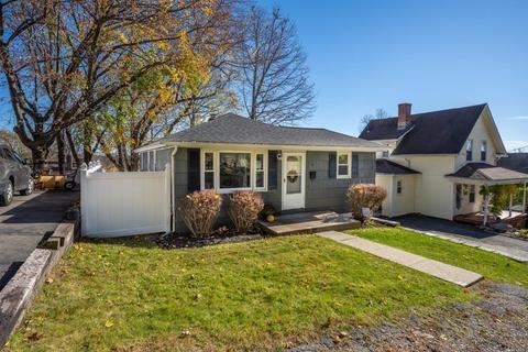 12 Stratfield St, Worcester, MA 01604 photo 3