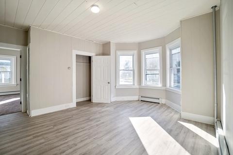979 Dwight St, Holyoke, MA 01040 photo 8