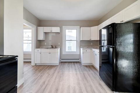 979 Dwight St, Holyoke, MA 01040 photo 4