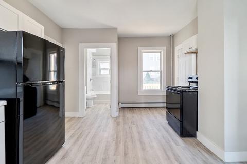 979 Dwight St, Holyoke, MA 01040 photo 5