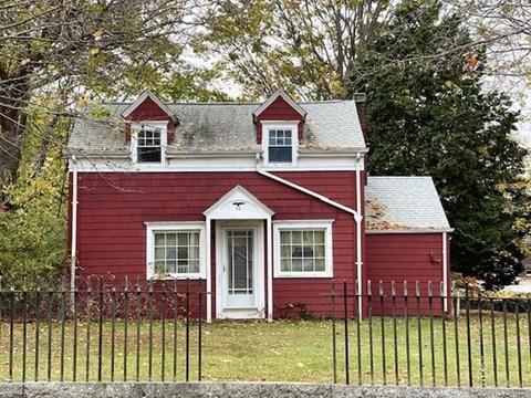 56 Walnut St, Fairhaven, MA 02719 photo 2