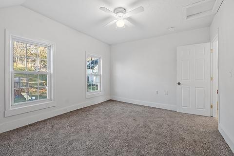 53 Hampstead Pl, Athol, MA 01331 photo 6