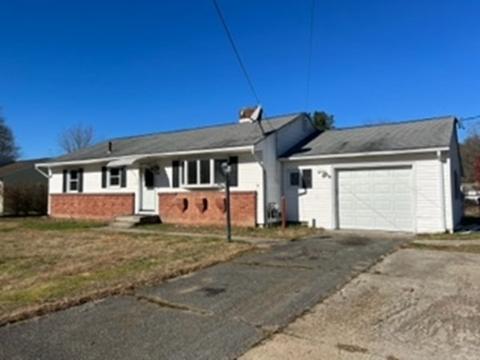 140 Hermitage Dr, Springfield, MA 01129 photo 1