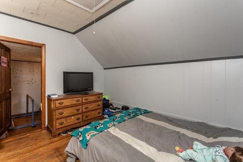 202 Barlow St, Fall River, MA 02723 photo 18