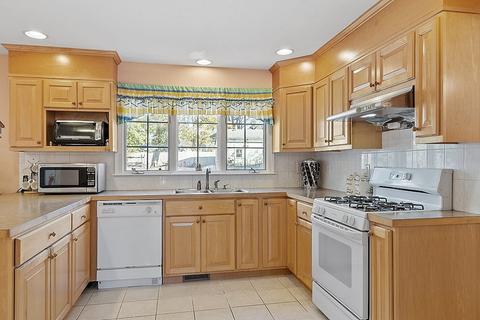 5 Chapman Knl, Canton, MA 02021 photo 6
