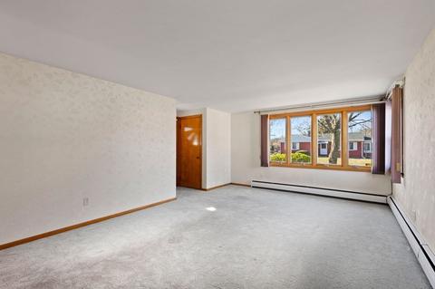 71 Acrebrook Dr, Chicopee, MA 01020 photo 3