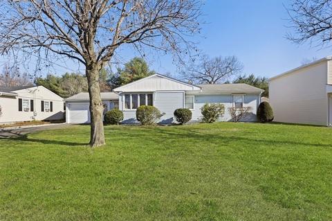 71 Acrebrook Dr, Chicopee, MA 01020 photo 1