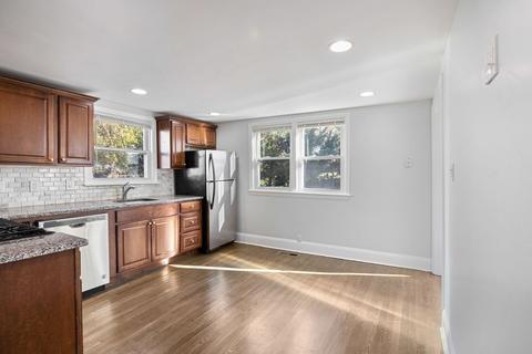 2 Temple St, Natick, MA 01760 photo 5