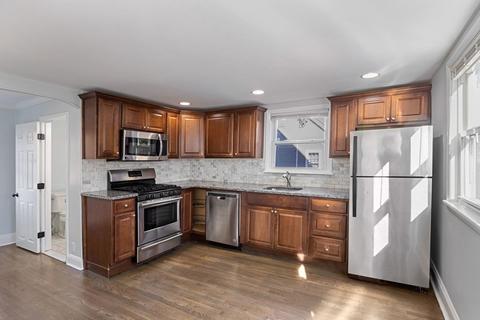 2 Temple St, Natick, MA 01760 photo 1