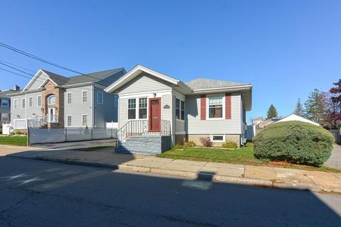 672 Cambridge St, Fall River, MA 02721 photo 4