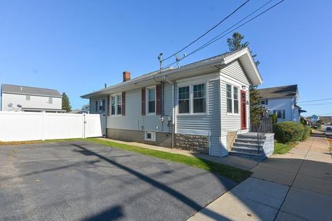 672 Cambridge St, Fall River, MA 02721 photo 2