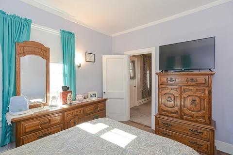 672 Cambridge St, Fall River, MA 02721 photo 11