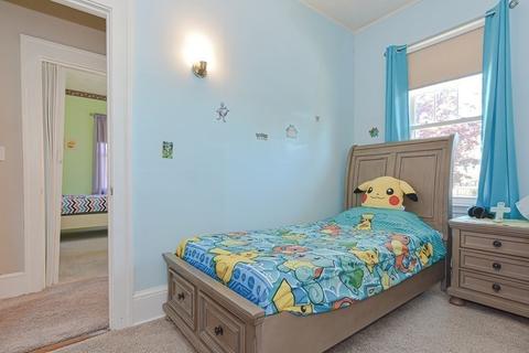 672 Cambridge St, Fall River, MA 02721 photo 17