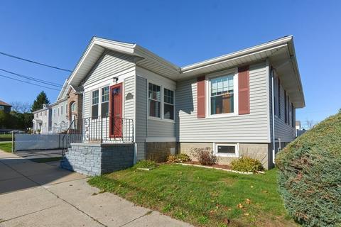 672 Cambridge St, Fall River, MA 02721 photo 3