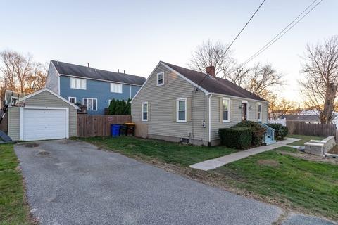 35 Dewey St, Fall River, MA 02720 photo 2