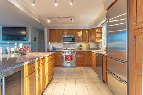 35 Dewey St, Fall River, MA 02720 photo 17