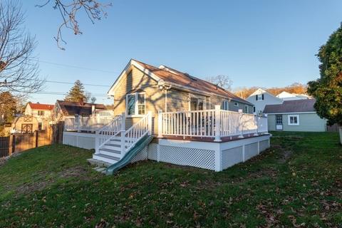 35 Dewey St, Fall River, MA 02720 photo 3