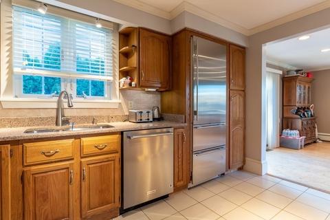35 Dewey St, Fall River, MA 02720 photo 18