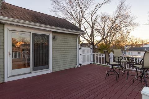 35 Dewey St, Fall River, MA 02720 photo 4