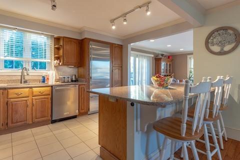 35 Dewey St, Fall River, MA 02720 photo 21