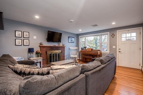 54 Creston Ave, Dedham, MA 02026 photo 3