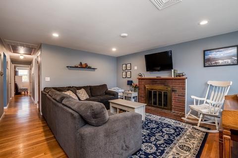 54 Creston Ave, Dedham, MA 02026 photo 2