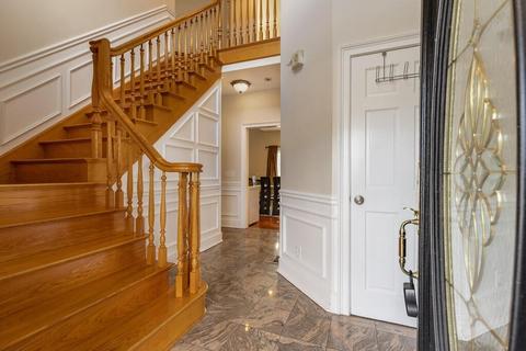 3 Hazel St, Worcester, MA 01604 photo 4