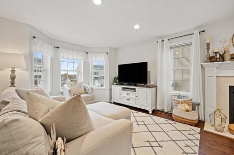 27 Bittersweet Blvd, Worcester, MA 01607 photo 6