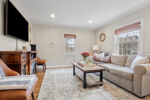 34 Glidden St, Beverly, MA 01915 photo 13