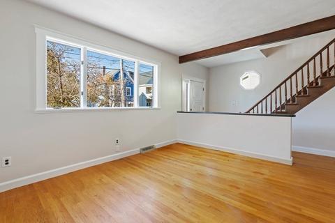 21 Autumn St, Everett, MA 02149 photo 4