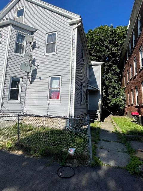 8 Meade St, Worcester, MA 01610 photo 5